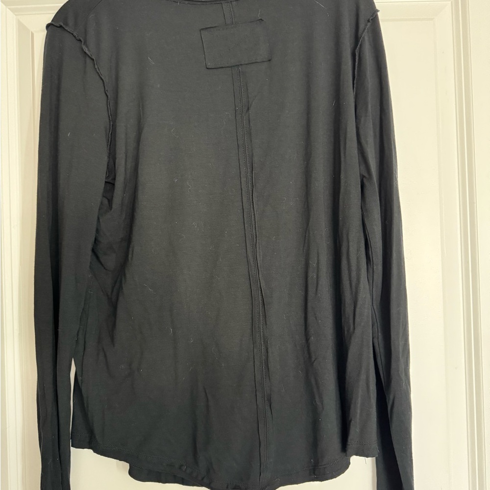 NWOT - WE THE FREE / Black V-Neck Long Sleeve Top - Picture 3 of 6